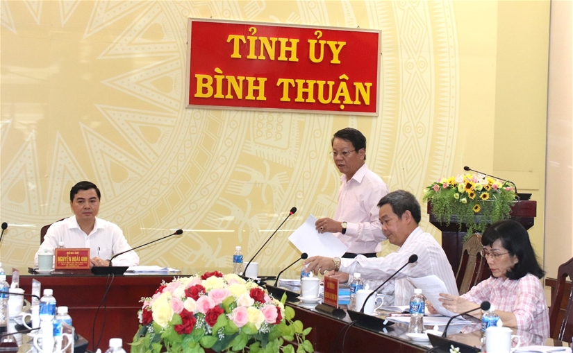 Đồng chí Nguyễn Hoài Anh - Phó Bí thư Thường trực Tỉnh ủy phát biểu kết luận buổi làm việc